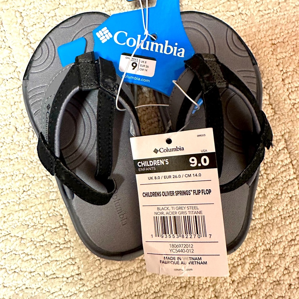 Boys Columbia flip flops. Size 9